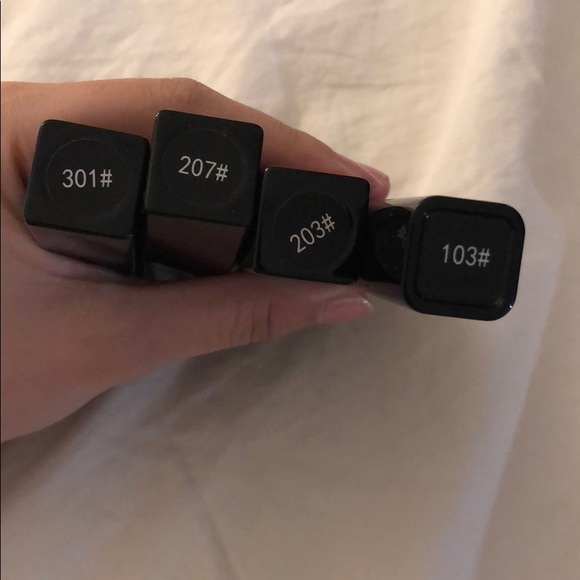 Lipsticks - Picture 2 of 6